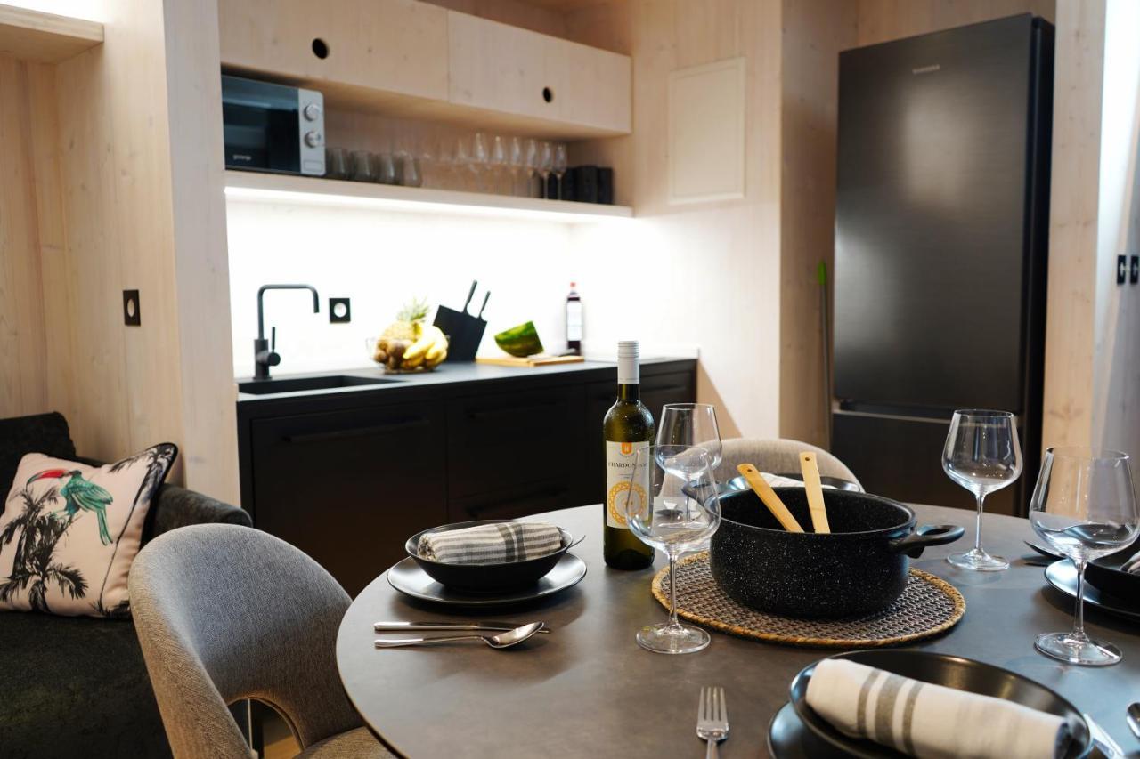 Boutique Style Eco-Beachhouse, Private Jacuzzi Privlaka  Esterno foto