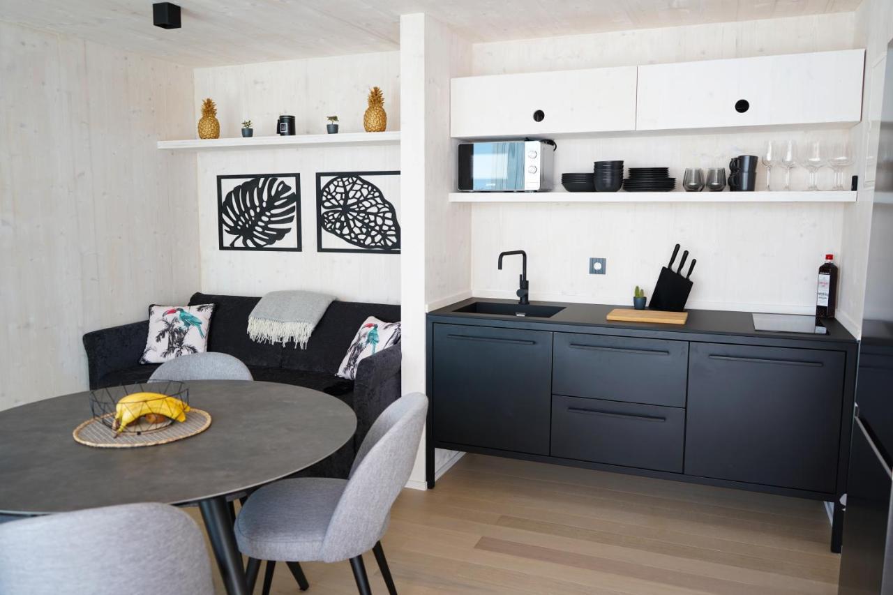 Boutique Style Eco-Beachhouse, Private Jacuzzi Privlaka  Esterno foto