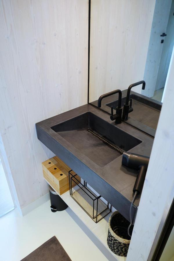 Boutique Style Eco-Beachhouse, Private Jacuzzi Privlaka  Esterno foto