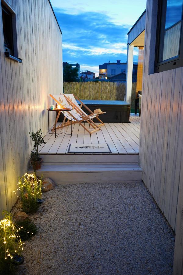 Boutique Style Eco-Beachhouse, Private Jacuzzi Privlaka  Esterno foto