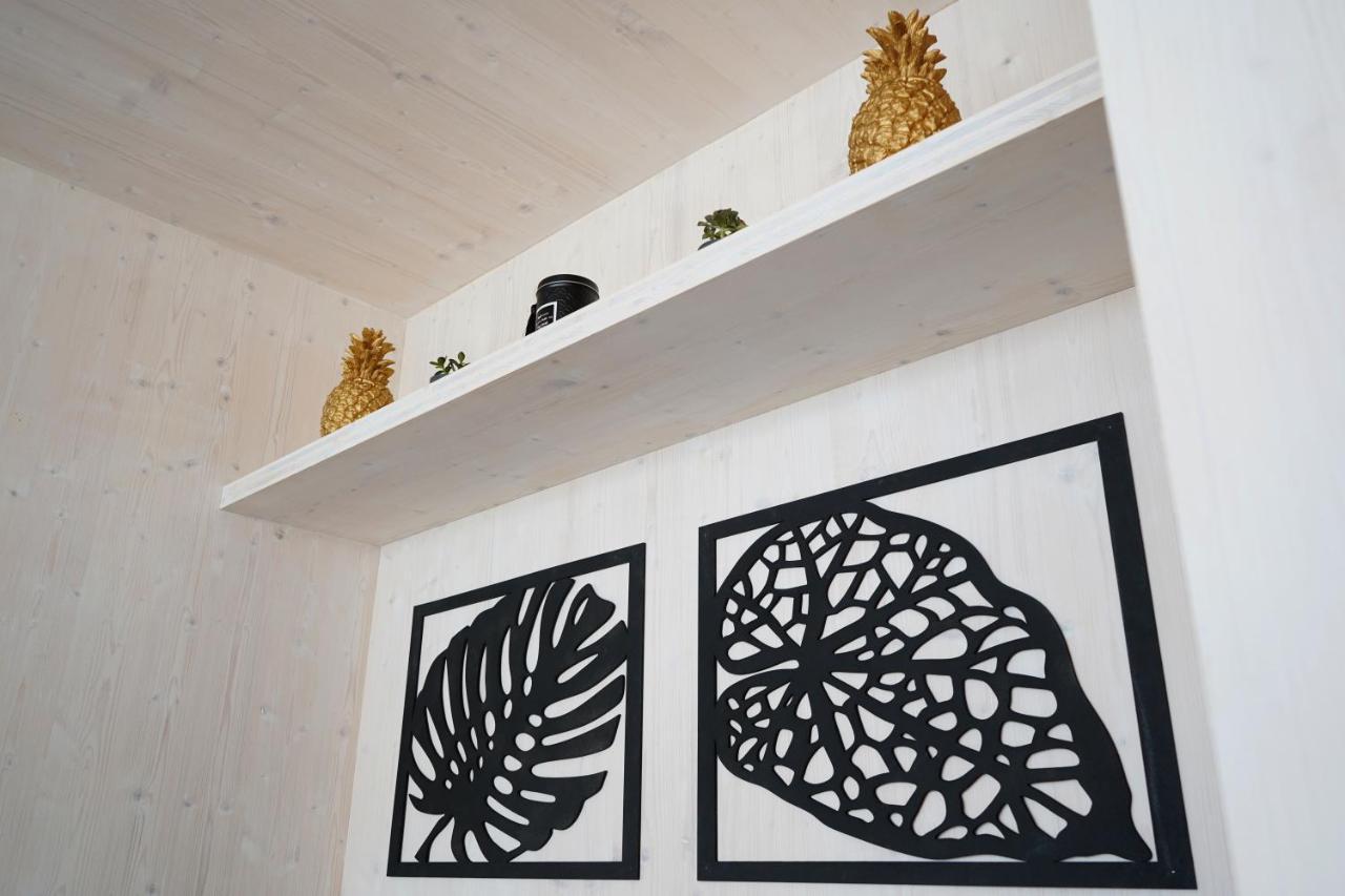Boutique Style Eco-Beachhouse, Private Jacuzzi Privlaka  Esterno foto
