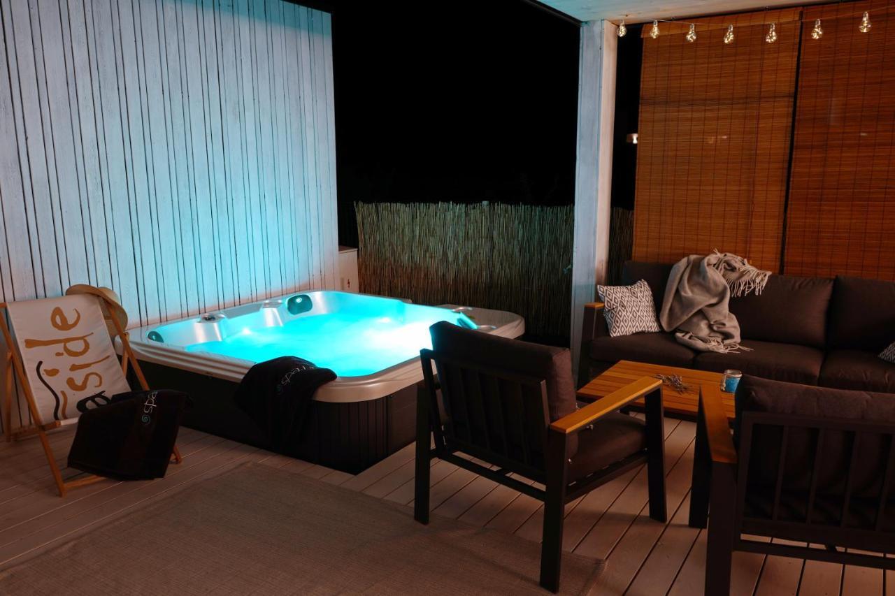 Boutique Style Eco-Beachhouse, Private Jacuzzi Privlaka  Esterno foto
