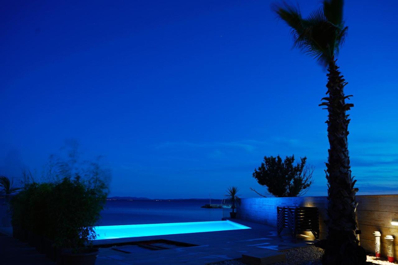Boutique Style Eco-Beachhouse, Private Jacuzzi Privlaka  Esterno foto