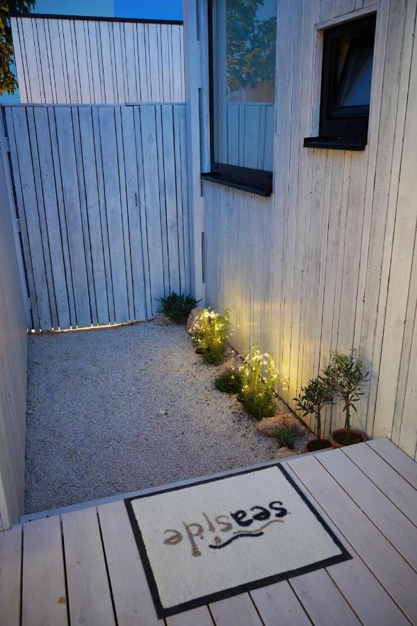 Boutique Style Eco-Beachhouse, Private Jacuzzi Privlaka  Esterno foto