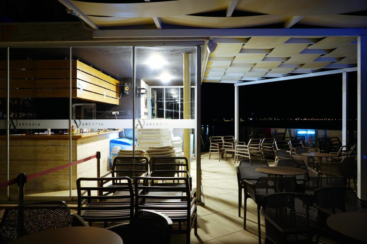 Boutique Style Eco-Beachhouse, Private Jacuzzi Privlaka  Esterno foto