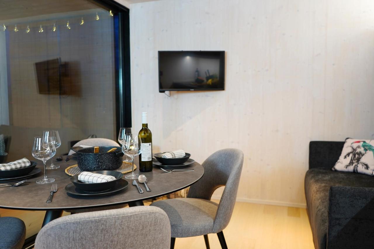 Boutique Style Eco-Beachhouse, Private Jacuzzi Privlaka  Esterno foto